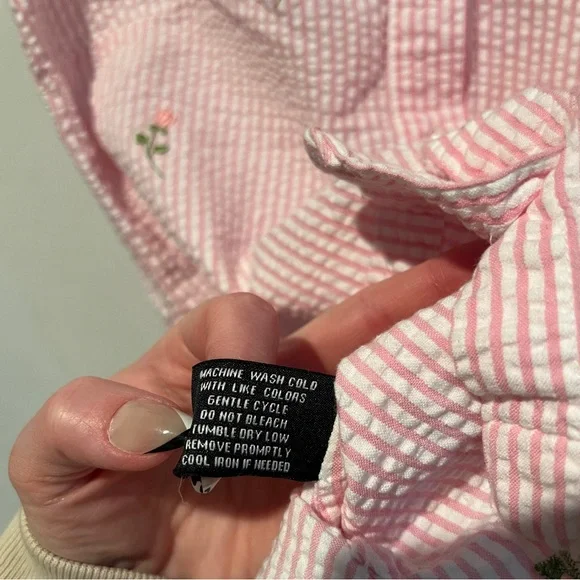 North Crest Sleeveless Embroidered Floral Seersucker Collared Button Up Top - Picture 5 of 7